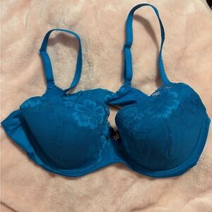 ⭐️Victoria Secret blue bra 38 C